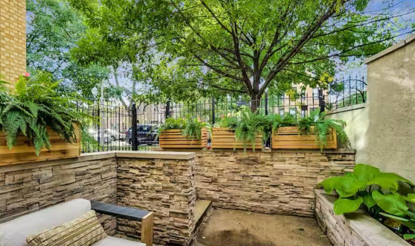 Charming Getaway With Patio * Chicago
